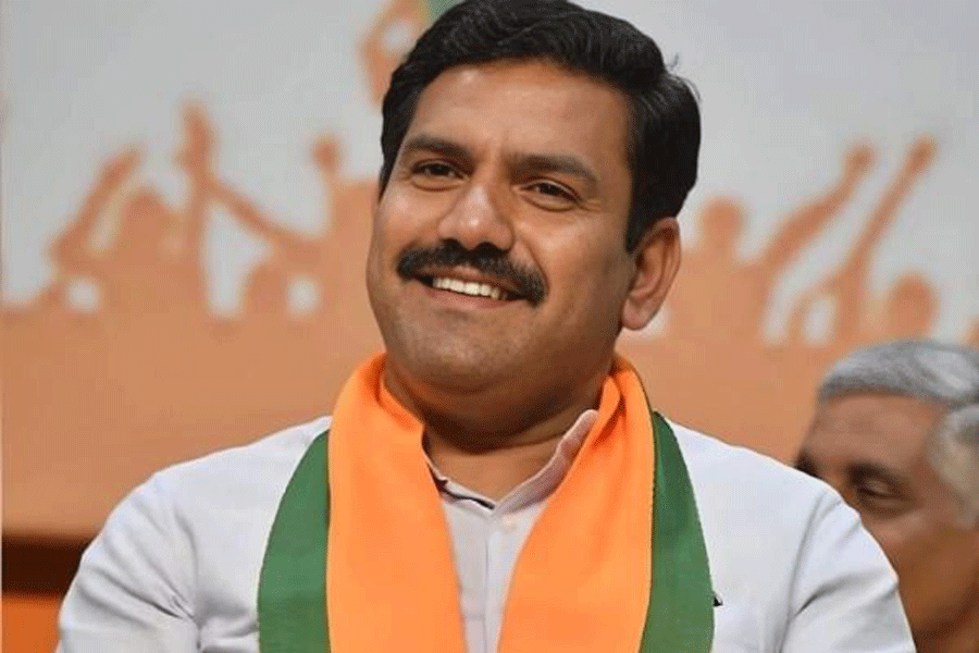https://salarnews.in/public/uploads/images/newsimages/maannewsimage25052025_214725_BY Vijayendra.gif